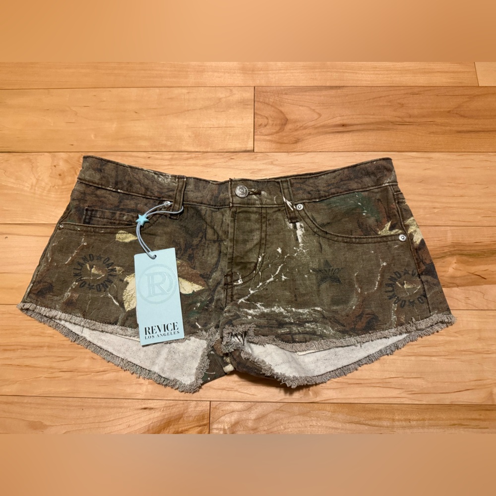 REVICE Editor’s Cut Jean Shorts
